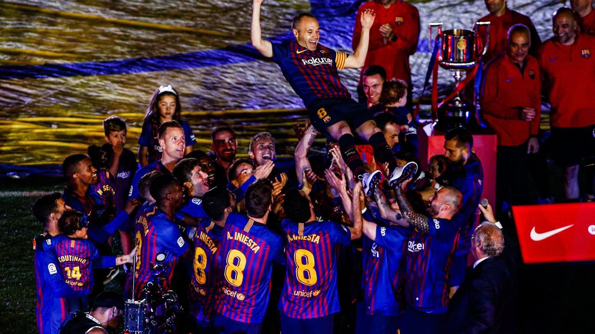 Legenda Barcelona Andres Iniesta Resmi Pensiun